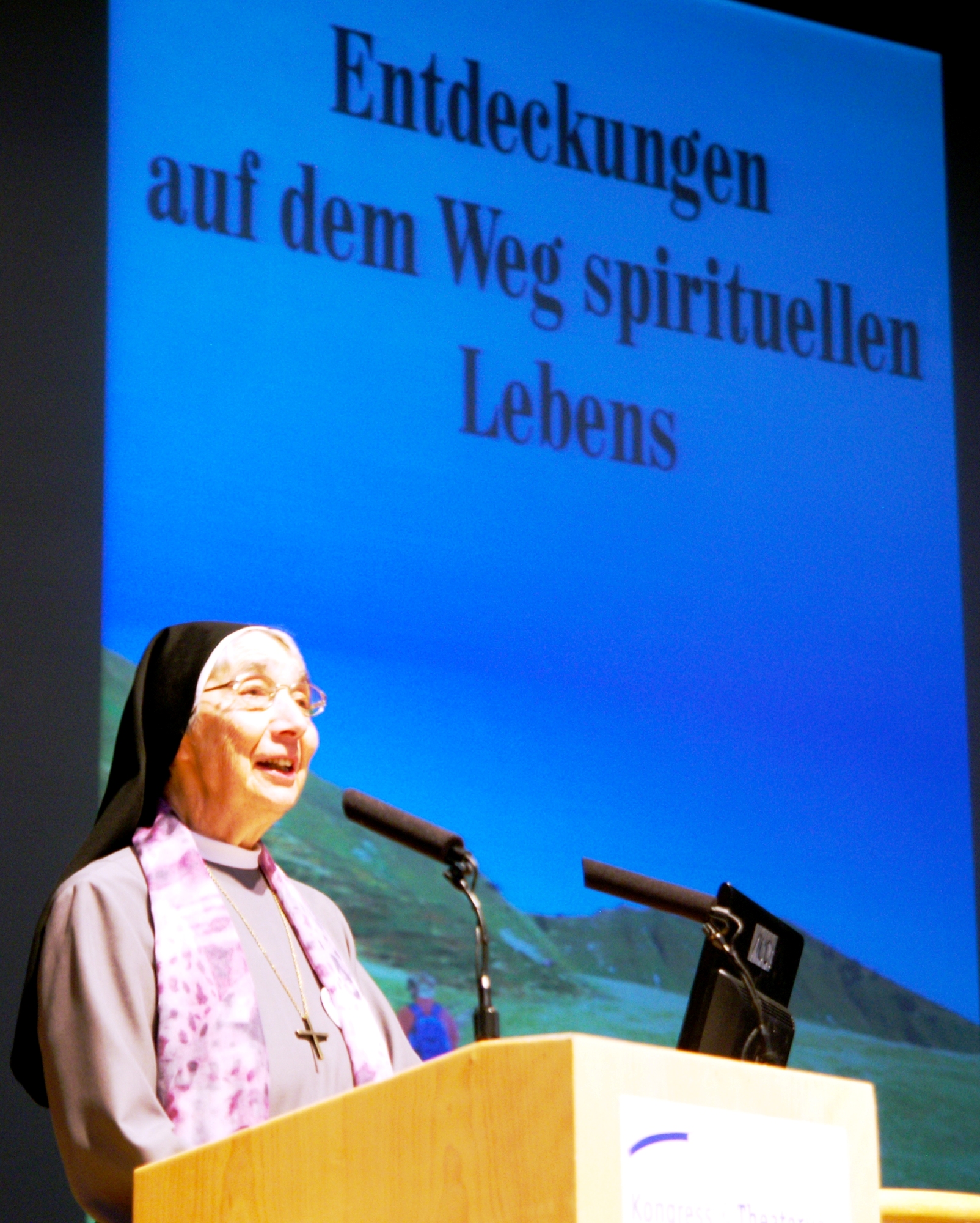 Dr.h.c. Sr. Liliane Juchli (79, Schweiz)
