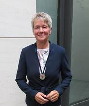 Graf mit Agnes-Karll-Medaille des DBfK Juni 18,2018
