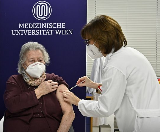 Corona-Impfstart-Österreich_MedUni-Wien_27-12-2020_APA